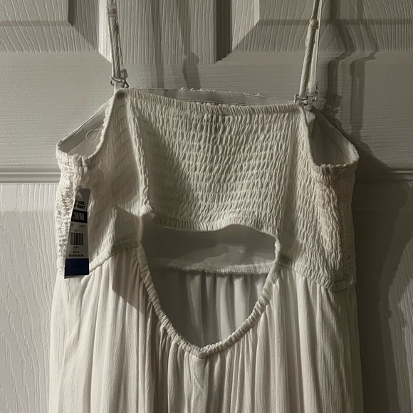 NWT- Elegant White Maxi Dress - Picture 5 of 6